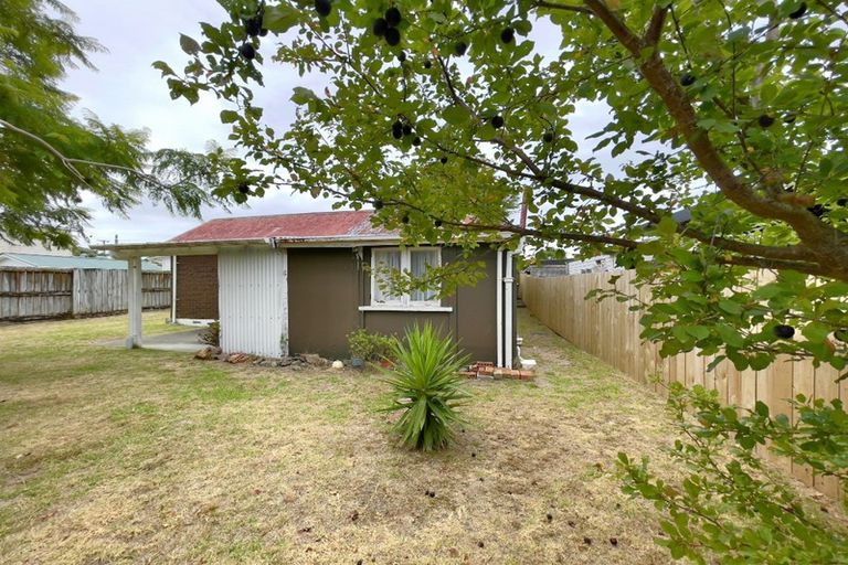 Photo of property in 221 Otahu Road, Whangamata, 3620