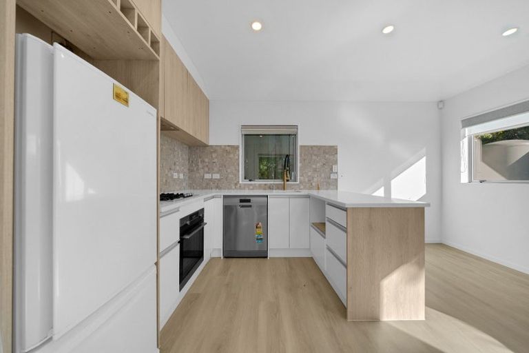 Photo of property in 14 Hurstbourn Priors, Goodwood Heights, Auckland, 2105