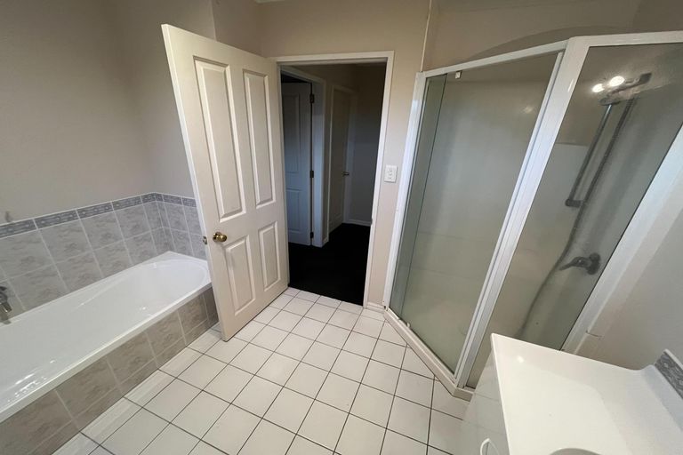 Photo of property in 30 Stableford Drive, Pyes Pa, Tauranga, 3112