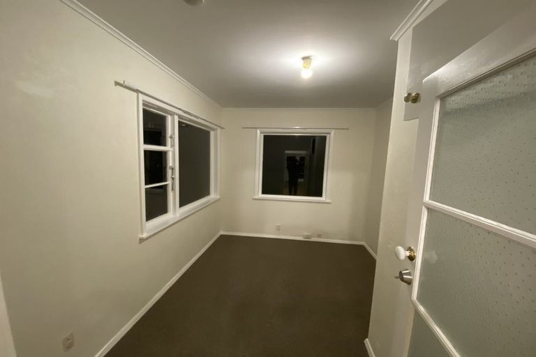 Photo of property in 158f1 Newlands Road, Newlands, Wellington, 6037
