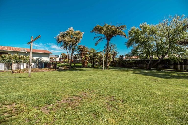 Photo of property in 48 Romilly Street, Westport, 7825