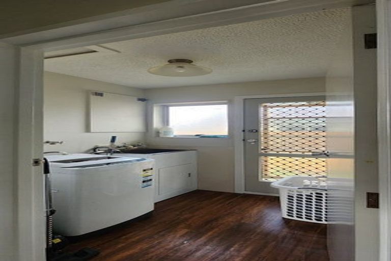 Photo of property in 50 Chipping Lane, Redwood, Christchurch, 8051