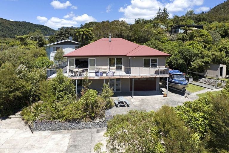Photo of property in 3218 Archers Road, Tennyson Inlet, Rai Valley, 7195