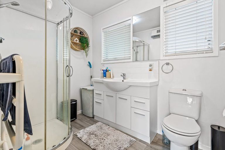 Photo of property in 1/31 Captain Scott Road, Glen Eden, Auckland, 0602