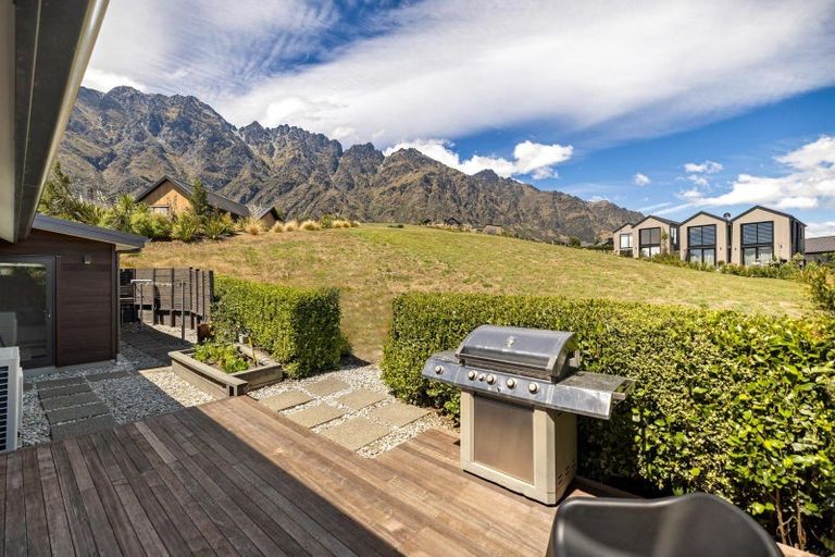 Photo of property in 4 Kinross Lane, Jacks Point, Queenstown, 9371