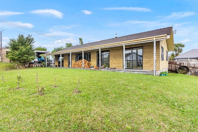 Photo of property in 98 Sunset Road, Unsworth Heights, Auckland, 0632