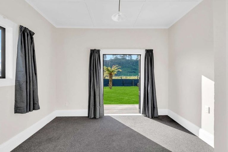 Photo of property in 5 Banks Street, Tolaga Bay, 4077