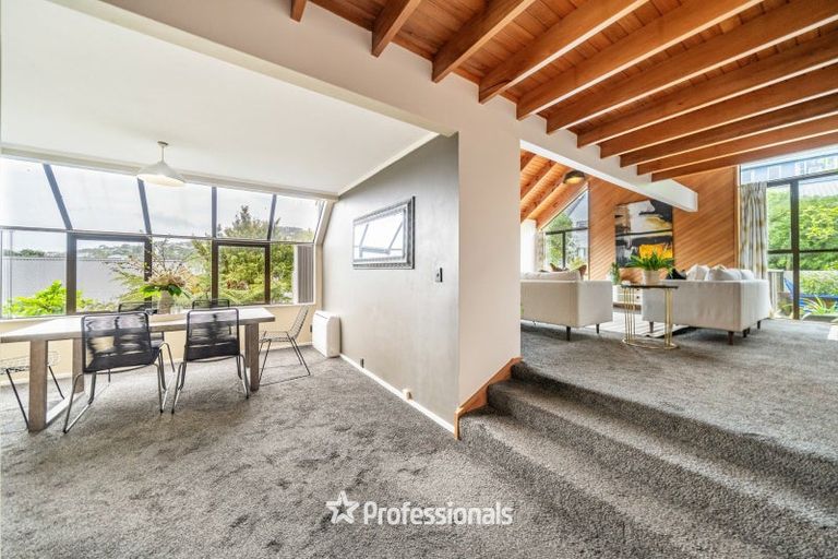 Photo of property in 6 Cassis Place, Crofton Downs, Wellington, 6035