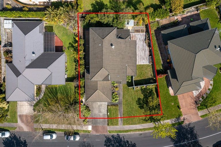 Photo of property in 16 Oakway Drive, Schnapper Rock, Auckland, 0632