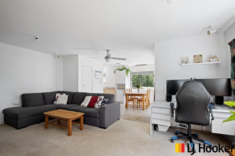 Photo of property in 35 Moloney Terrace, Pukekohe, 2120