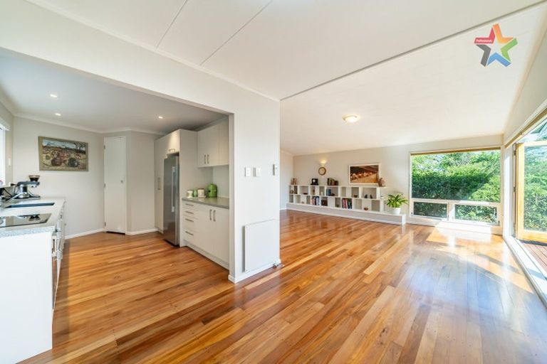 Photo of property in 15 Acheron Road, Paremata, Porirua, 5026