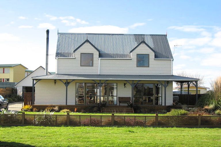 Photo of property in 11 Oaklea Avenue, Marton, 4710