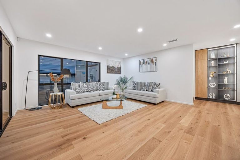 Photo of property in 9 Michael Richard Place, East Tamaki Heights, Auckland, 2016