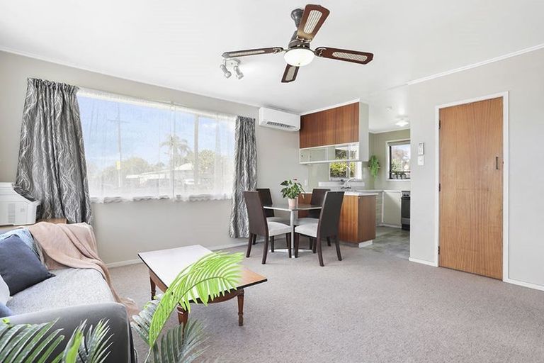 Photo of property in 1/4 Pomaria Road, Henderson, Auckland, 0610