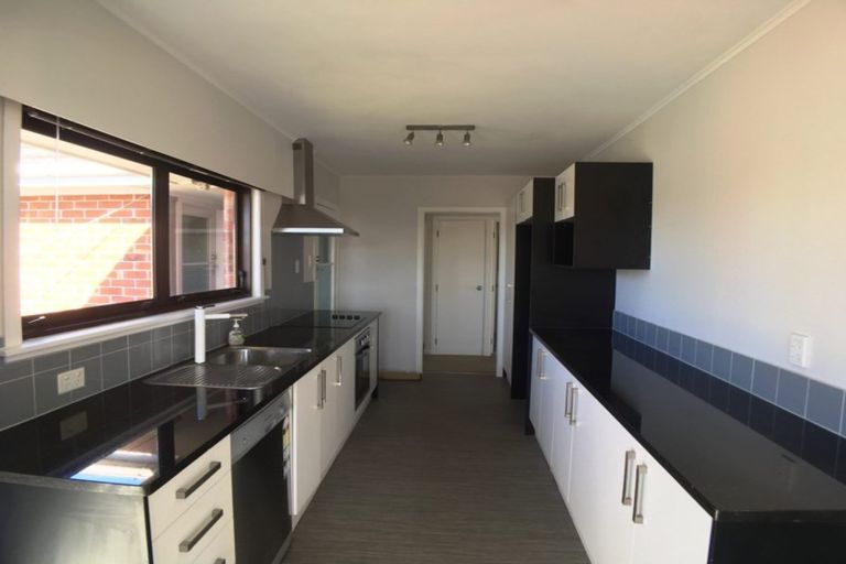 Photo of property in 12 Clayton Road, Manurewa, Auckland, 2102