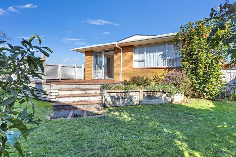 Photo of property in 39 Nevada Drive, Merrilands, New Plymouth, 4312