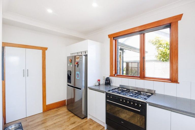 Photo of property in 116 Heretaunga Street, Palmerston North, 4414