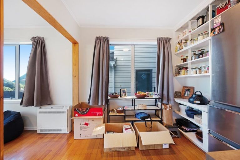 Photo of property in 116 Severn Street, Island Bay, Wellington, 6023