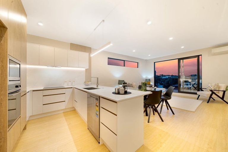 Photo of property in 11a Hebron Road, Waiake, Auckland, 0630