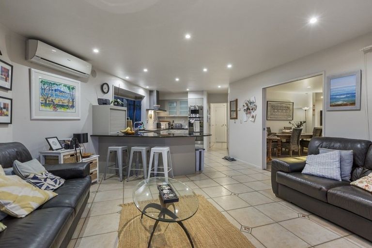 Photo of property in 13 Joydon Place, Stanmore Bay, Whangaparaoa, 0932