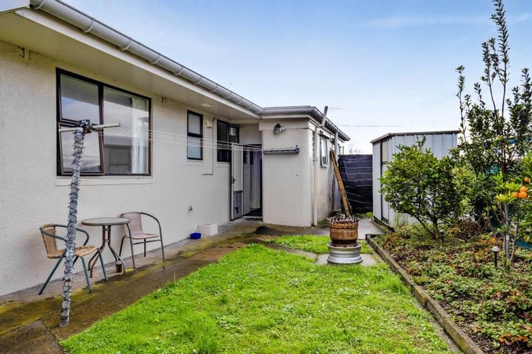 Photo of property in 17 Rimu Street, Hawera, 4610