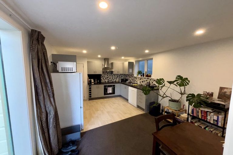 Photo of property in 88 Roxburgh Street, Mount Victoria, Wellington, 6011