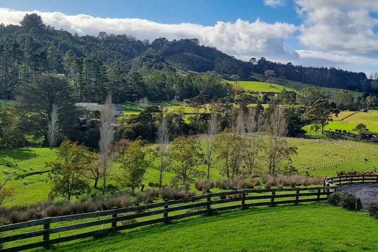 Photo of property in 384 Pine Valley Road, Dairy Flat, Silverdale, 0992