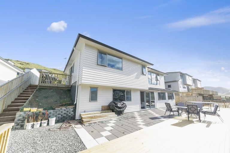 Photo of property in 18 Rochdale Drive, Churton Park, Wellington, 6037