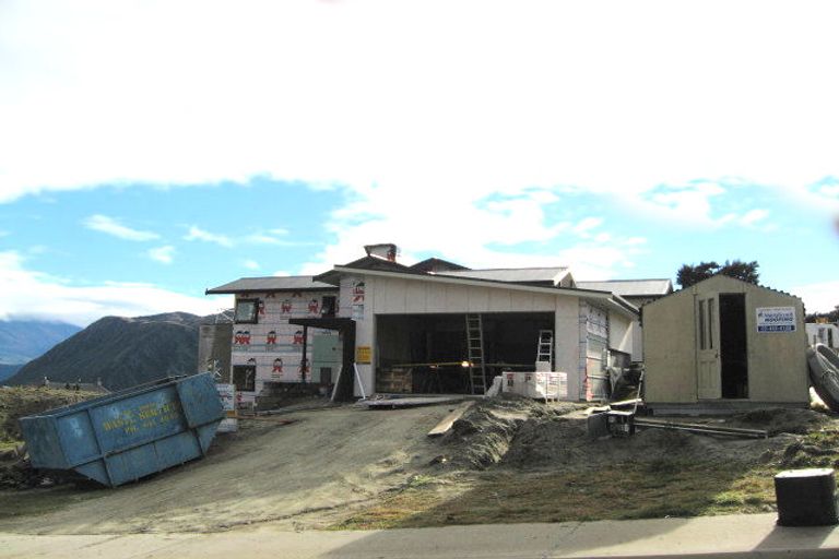 Photo of property in 11 Minaret Ridge, Wanaka, 9305