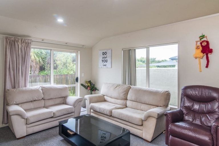 Photo of property in 105 Makarini Street, Paraparaumu, 5032
