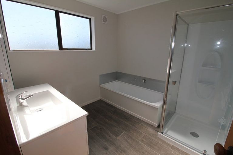 Photo of property in 21 Glen Alton Avenue, Paparangi, Wellington, 6037