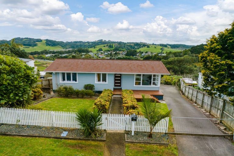 Photo of property in 57 Ogle Crescent, Te Kamo, Whangarei, 0112
