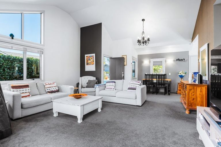 Photo of property in 15 Parata Street, Two Mile Bay, Taupo, 3330