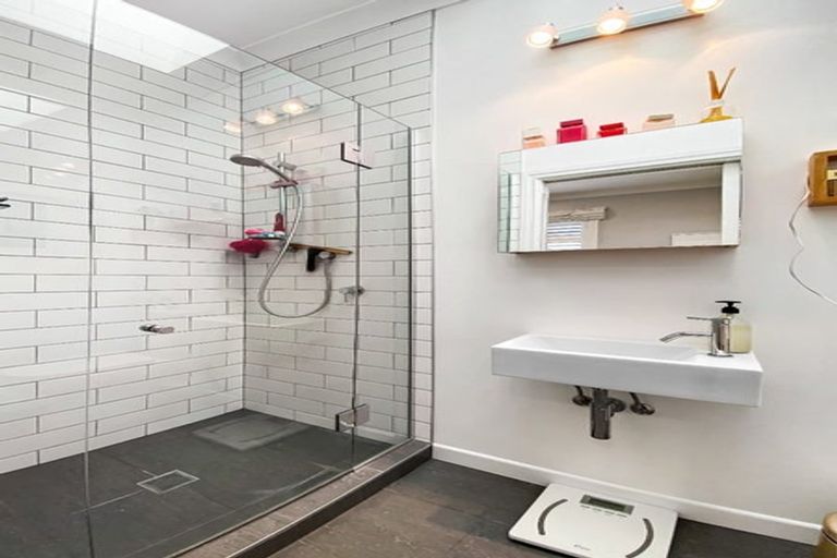 Photo of property in 55 Mckinley Crescent, Brooklyn, Wellington, 6021