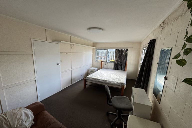 Photo of property in 84 Glencoe Road, Browns Bay, Auckland, 0630