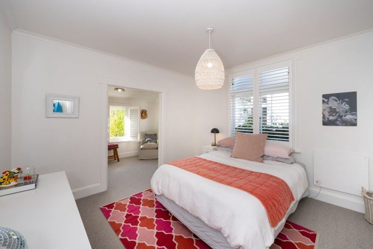 Photo of property in 55 Napier Terrace, Hospital Hill, Napier, 4110