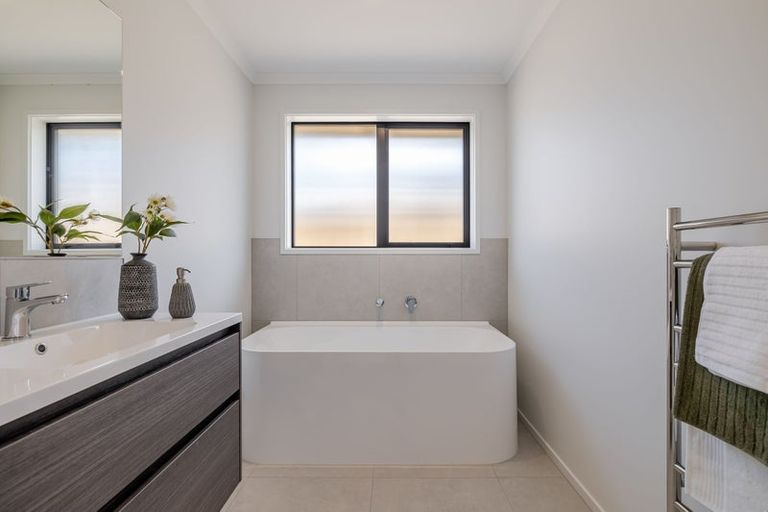 Photo of property in 26 Springwater Drive, Maewa, 4702