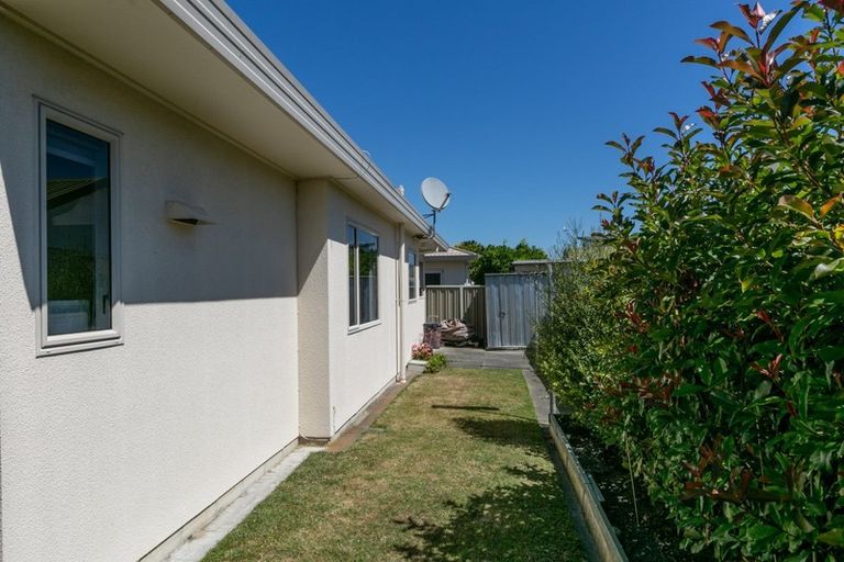 Photo of property in 2/38 Neeve Road, Taradale, Napier, 4112