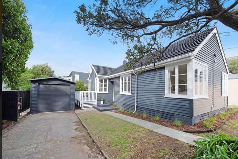 Photo of property in 11 Hector Street, Seatoun, Wellington, 6022