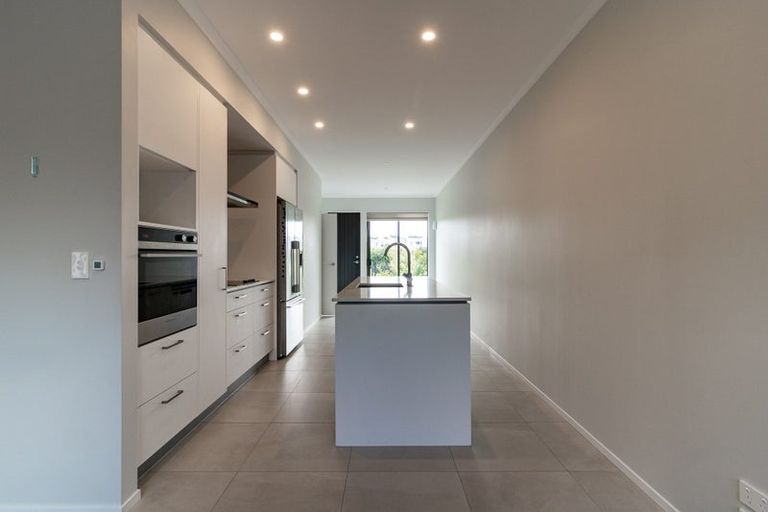 Photo of property in 35 Koura Drive, Red Beach, 0932