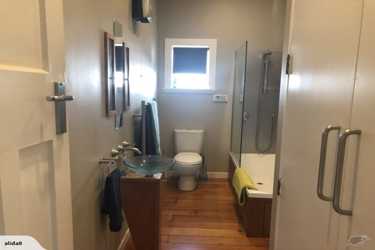 Photo of property in 10 Palm Avenue, Lyall Bay, Wellington, 6022