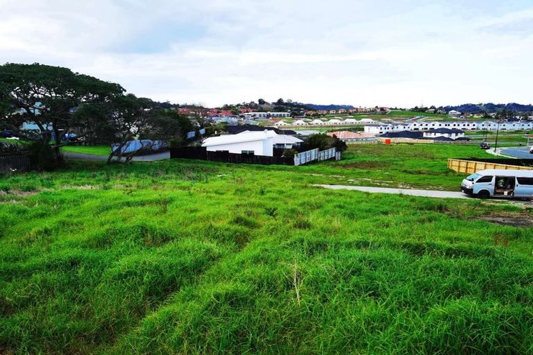 Photo of property in 35 Surf View Crescent, Red Beach, 0932