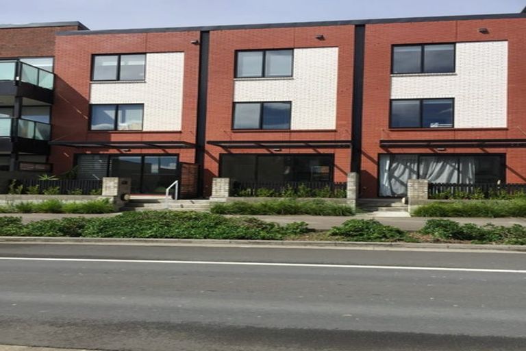 Photo of property in 231 Hobsonville Point Road, Hobsonville, Auckland, 0616