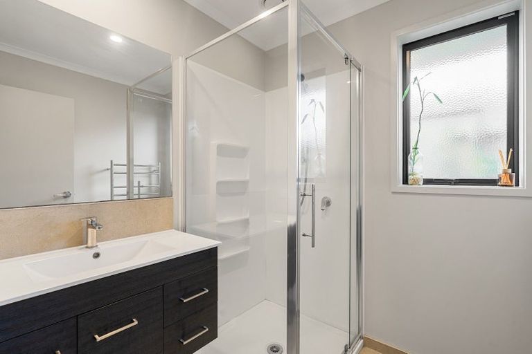 Photo of property in 36 Komata Crescent, Papamoa Beach, Papamoa, 3118