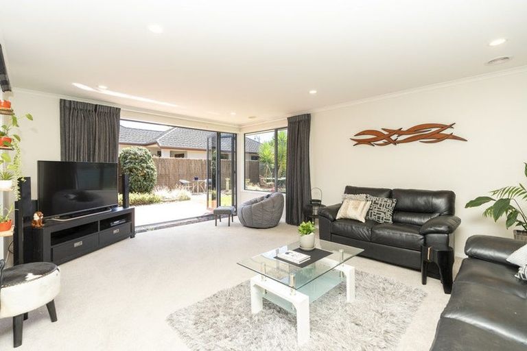 Photo of property in 1 San Clemento Way, Rototuna, Hamilton, 3210