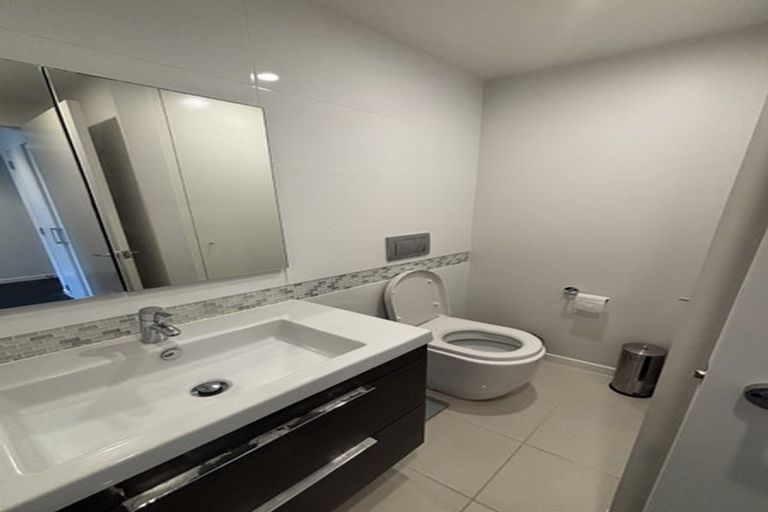 Photo of property in Nouvo Apartments, 2b/21 Rugby Street, Mount Cook, Wellington, 6021
