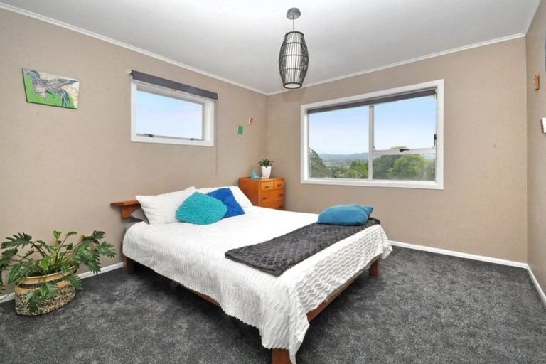 Photo of property in 28 Choice Avenue, Henderson, Auckland, 0612