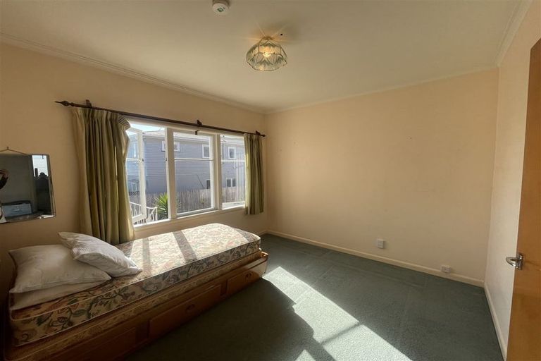 Photo of property in 90 Roberts Road, Te Atatu South, Auckland, 0610