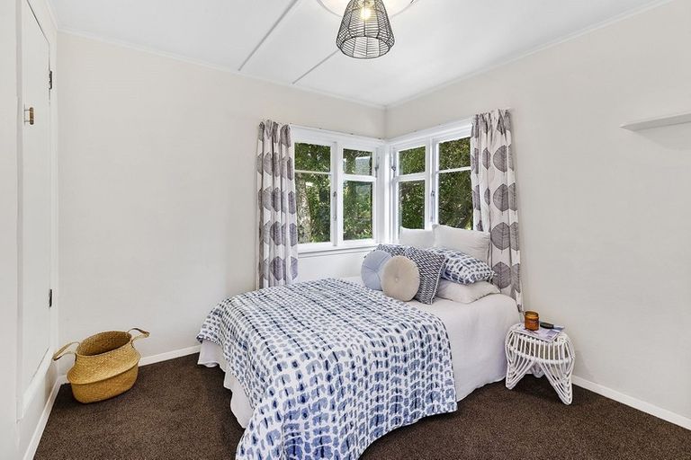 Photo of property in 8 Collier Avenue, Karori, Wellington, 6012