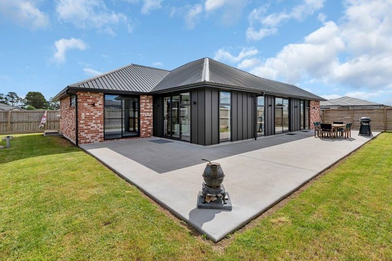 Photo of property in 25 Taurangawaka Road, One Tree Point, 0118